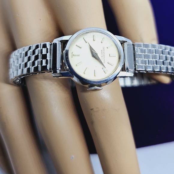 IWC International Watch Co. Ladies Watch - Picture 11 of 16